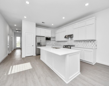 27443 Sunterra Village Dr - Photo Thumbnail 15