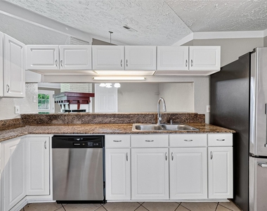 15815 Thistledew Drive - Photo Thumbnail 22