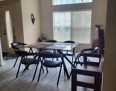 4858 Chastain Drive - Photo Thumbnail 7