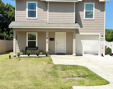 310 N Orange Street - Photo Thumbnail 2