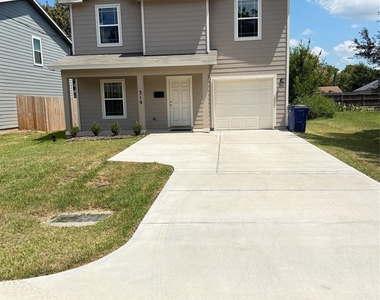 310 N Orange Street - Photo Thumbnail 1