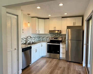 1145 N Shannon Avenue - Photo Thumbnail 6