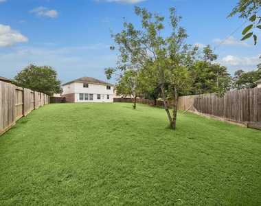 19202 Dickson Park Drive - Photo Thumbnail 12