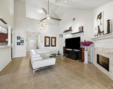 2802 White Sands Drive - Photo Thumbnail 8