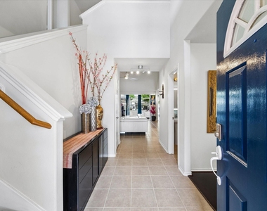 2802 White Sands Drive - Photo Thumbnail 7