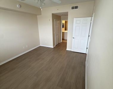 6838 Toland Drive - Photo Thumbnail 10