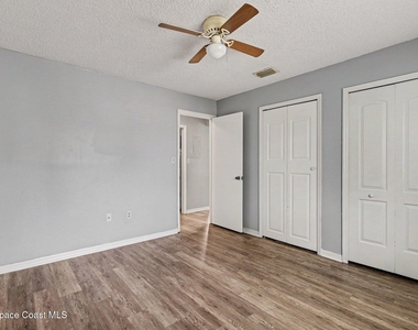 2286 Fox Hollow Drive - Photo Thumbnail 10