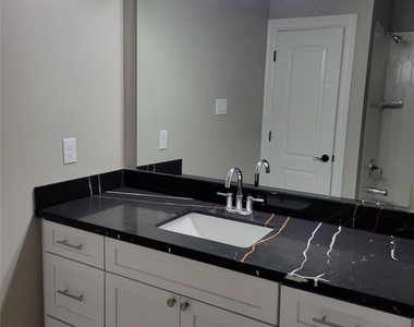 5262 Ella Boulevard - Photo Thumbnail 7