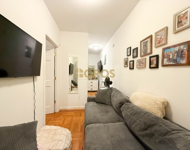 210 East 10th Street - Photo Thumbnail 4