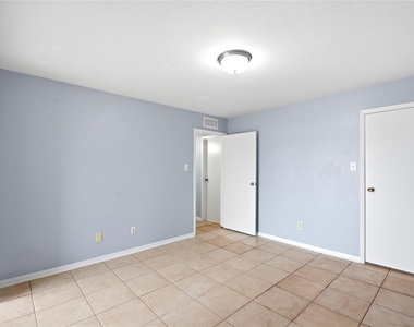 8918 Bissonnet Street - Photo Thumbnail 11