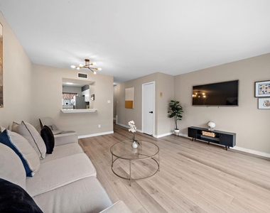 6485 Burgoyne Road - Photo Thumbnail 4