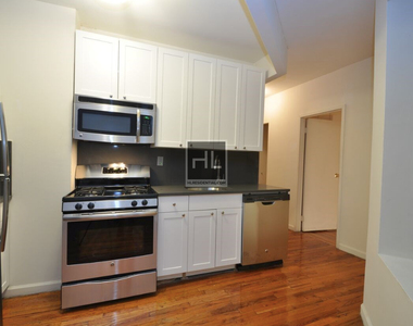 East 25th Street - Photo Thumbnail 1