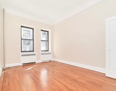 East 82 Street - Photo Thumbnail 1