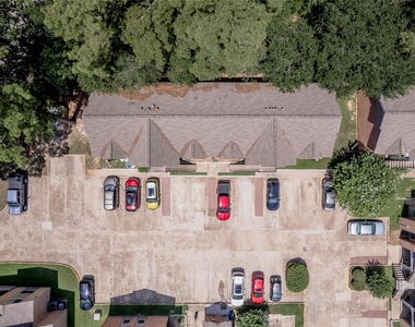 2402 Sycamore Avenue - Photo Thumbnail 5