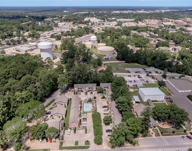 2402 Sycamore Avenue - Photo Thumbnail 30