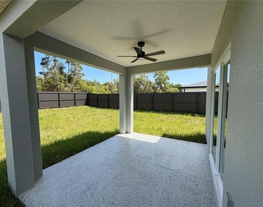 2232 Fernwood Street - Photo Thumbnail 4