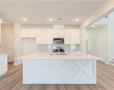 2672 Verona Lane - Photo Thumbnail 3