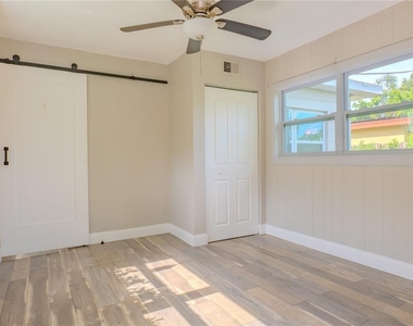 2553 18th Avenue N - Photo Thumbnail 10