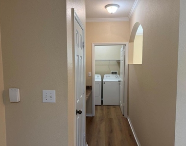 10025 Courtney Palms Boulevard - Photo Thumbnail 17