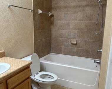 10025 Courtney Palms Boulevard - Photo Thumbnail 16