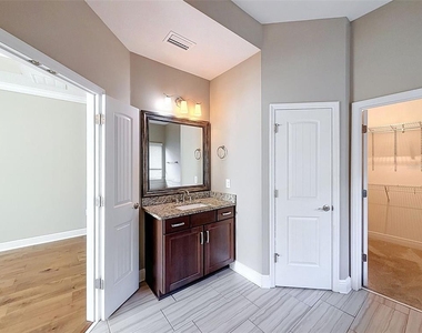 112 S Bungalow Park Avenue - Photo Thumbnail 27