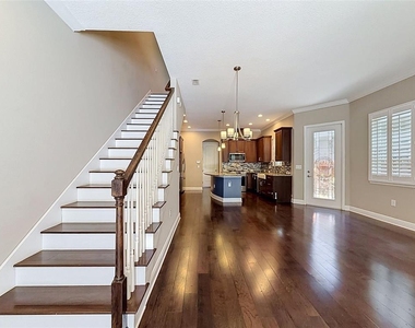 112 S Bungalow Park Avenue - Photo Thumbnail 13