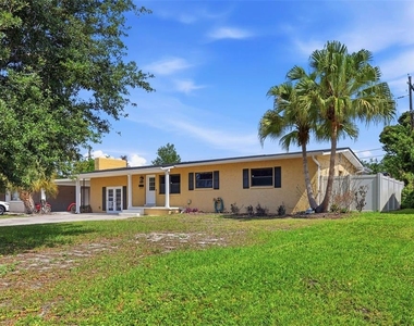 3707 Pelican Lane - Photo Thumbnail 2