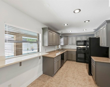 3707 Pelican Lane - Photo Thumbnail 13