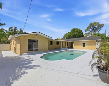 3707 Pelican Lane - Photo Thumbnail 7