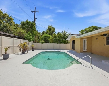 3707 Pelican Lane - Photo Thumbnail 5