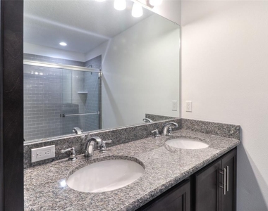 3407 E Louisiana Avenue - Photo Thumbnail 15