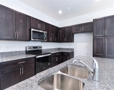 3407 E Louisiana Avenue - Photo Thumbnail 7
