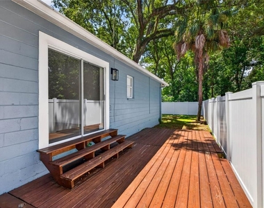 1909 E Henry Avenue - Photo Thumbnail 24