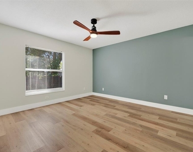 1909 E Henry Avenue - Photo Thumbnail 17
