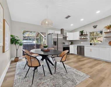 1909 E Henry Avenue - Photo Thumbnail 12