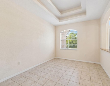 37 Greenpark Boulevard - Photo Thumbnail 7