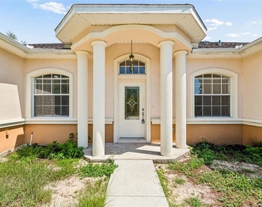 37 Greenpark Boulevard - Photo Thumbnail 3