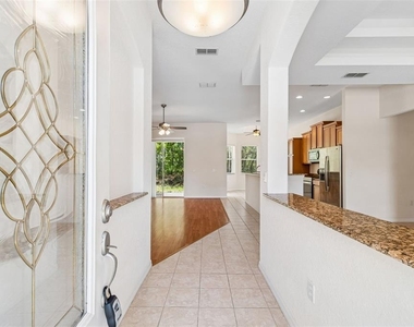37 Greenpark Boulevard - Photo Thumbnail 4