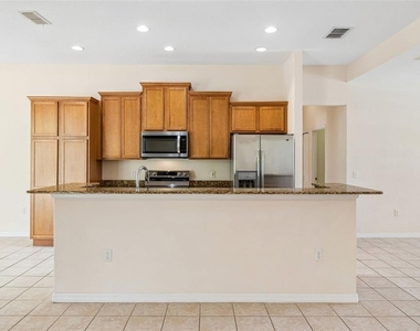 37 Greenpark Boulevard - Photo Thumbnail 19
