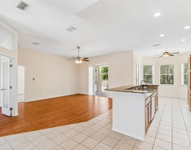 37 Greenpark Boulevard - Photo Thumbnail 14