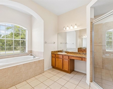 37 Greenpark Boulevard - Photo Thumbnail 37