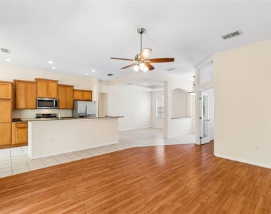 37 Greenpark Boulevard - Photo Thumbnail 17