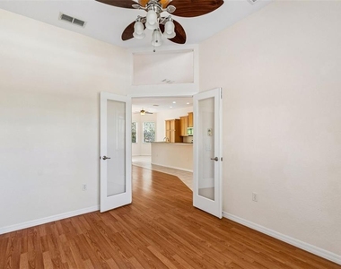 37 Greenpark Boulevard - Photo Thumbnail 12
