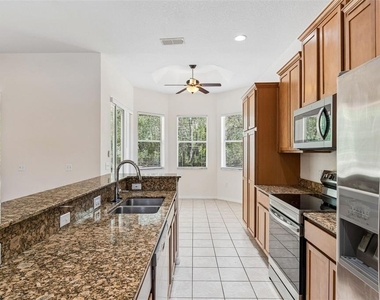 37 Greenpark Boulevard - Photo Thumbnail 23