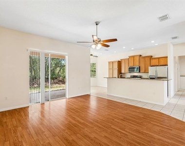 37 Greenpark Boulevard - Photo Thumbnail 18