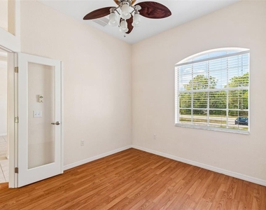 37 Greenpark Boulevard - Photo Thumbnail 11