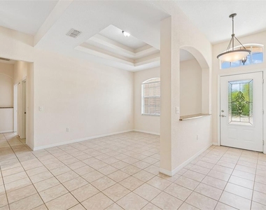 37 Greenpark Boulevard - Photo Thumbnail 6