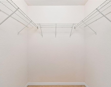 37 Greenpark Boulevard - Photo Thumbnail 35