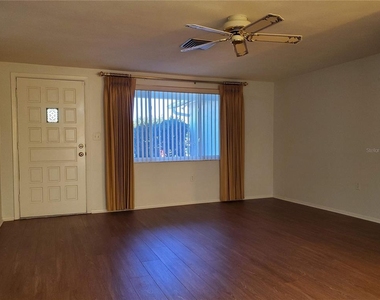 7304 Lincoln Park Lane - Photo Thumbnail 2