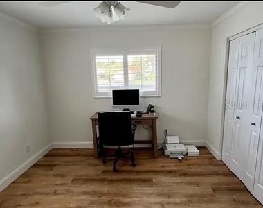 4052 14th Way Ne - Photo Thumbnail 9